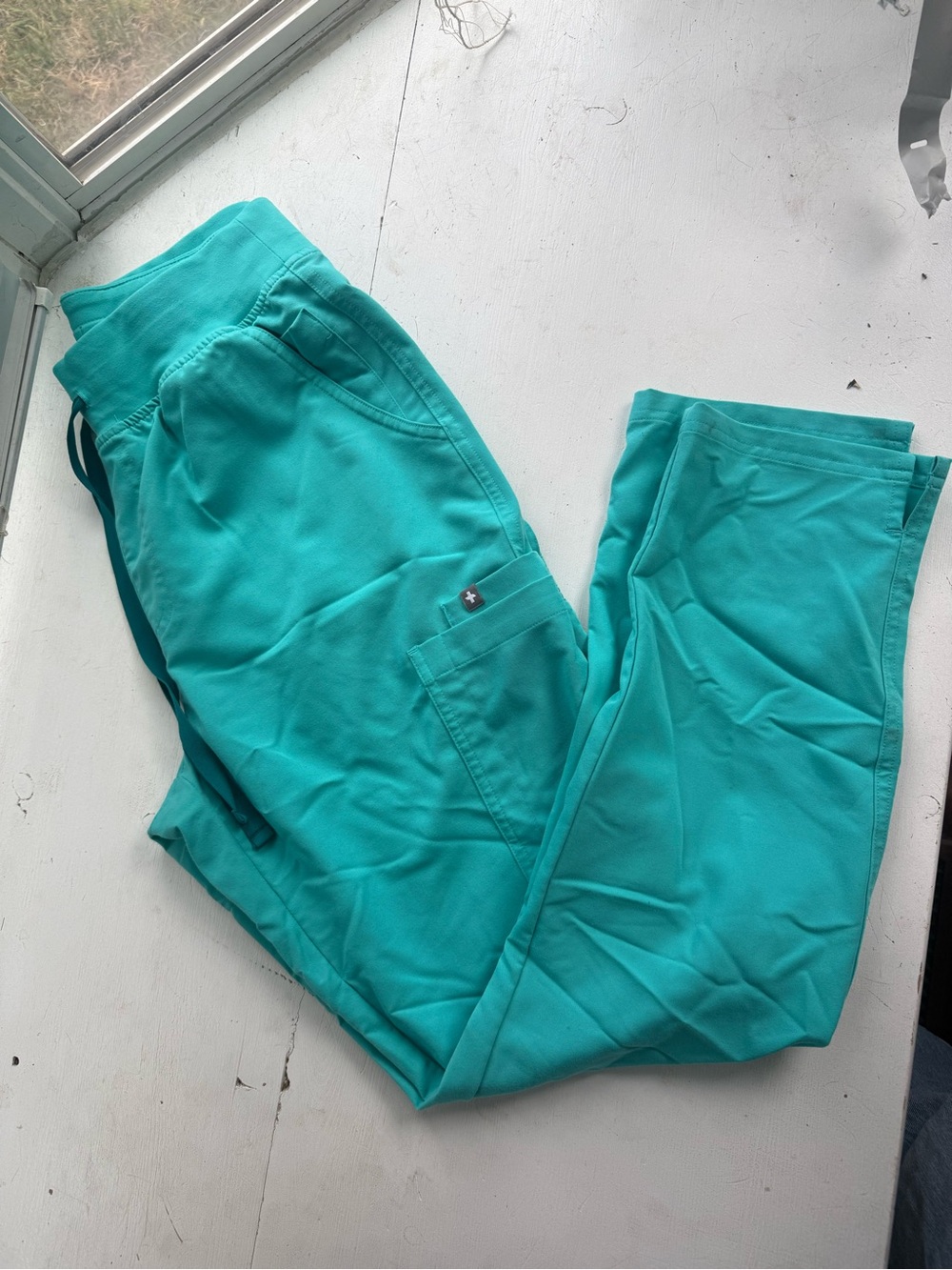 FIGS MEDIUM High Waisted Yola Skinny Scrub Pant (Oasis - Limited Edition Color)